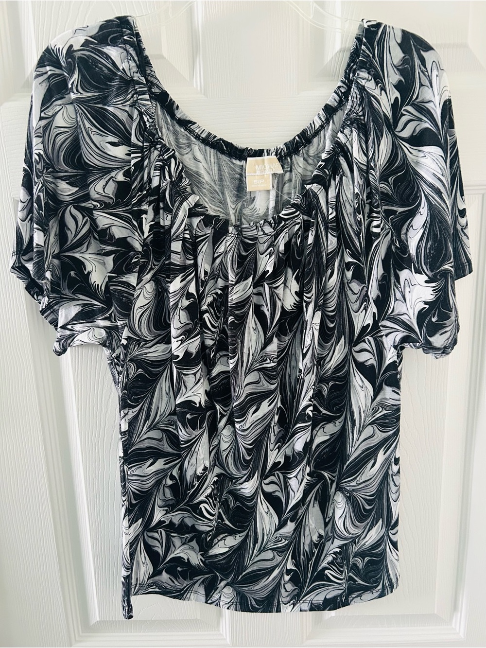 Michael Kors Black & White Swirl Short Sleeve Scoop Neck Top